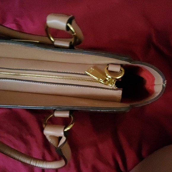 Adrienne Vittadini Satchel Handbag - Picture 6 of 8